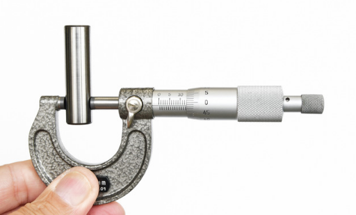 What Featured does a Micrometer have