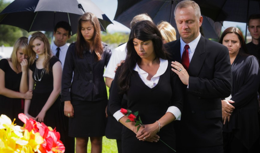 Dealing with The Death of a Colleague As a Business Owner - Offering support